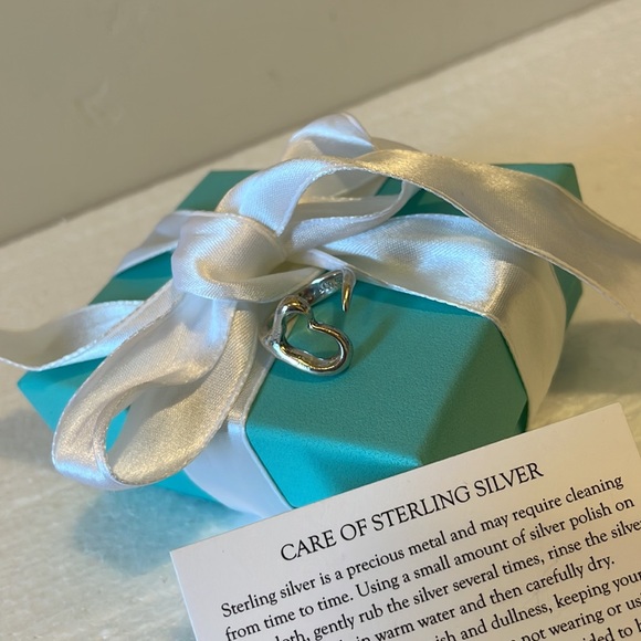 Tiffany 7 Co Elsa Peretti Sterling Silver Open Heart size 6 - Picture 4 of 14
